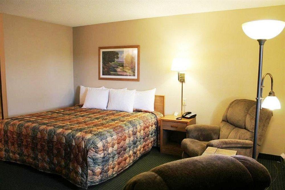 Boarders Inn & Suites By Cobblestone Hotels - Broken Bow Zewnętrze zdjęcie